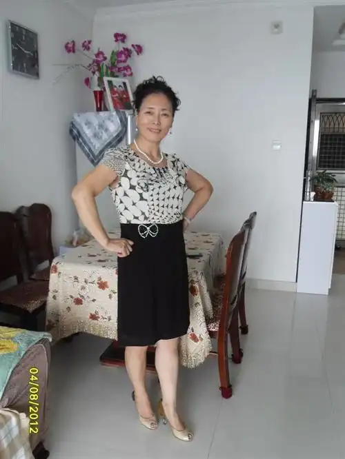 小蜗牛熟女810集 风韵丝袜阿姨