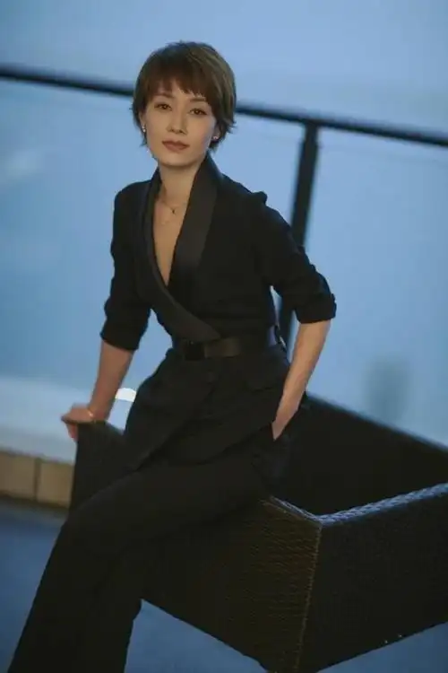 41岁马伊琍穿露背礼服走红毯,惊艳全场!网友:红毯造型最佳!