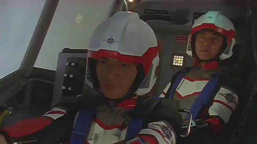 53日本动漫之亲子--戴拿奥特曼:胜利队进行训练,飞鸟与良搭档,可飞鸟