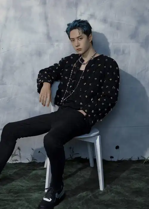 接收一波高冷王一博