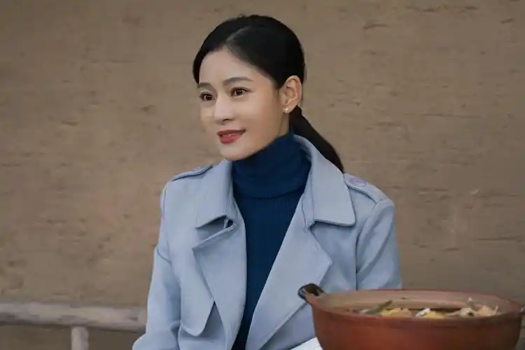 由实力女演员王媛可友情出演的电视剧《我们的新时代因为有家》正式