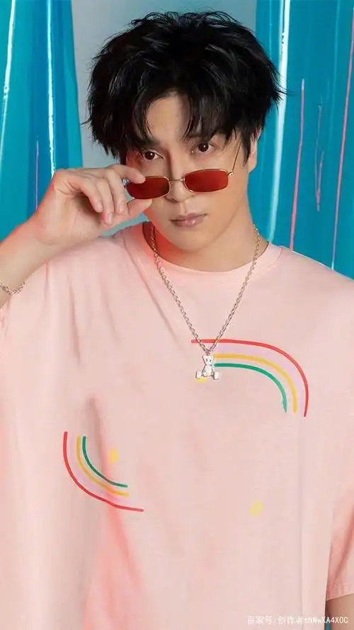 最帅男神"薛之谦",用音乐感动你的心灵!