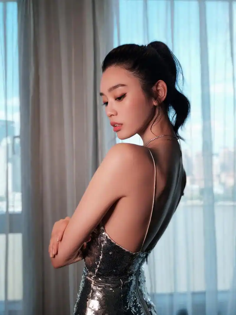 超模奚梦瑶,身材高挑,妖娆多姿,让人很难不爱