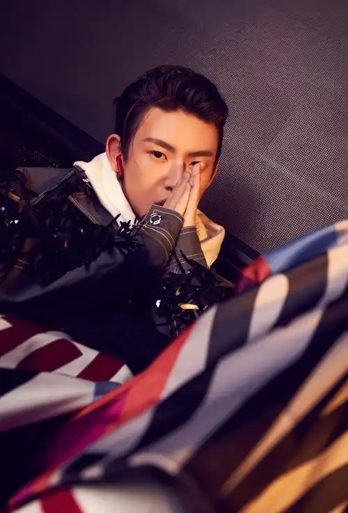 小鬼王琳凯x时装lofficiel杂志