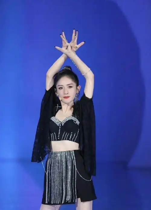 谢娜马甲线好明显