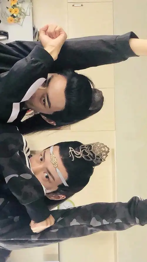 壁纸肖战王一博