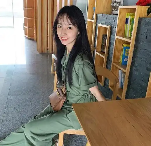 与吴亦凡视频女主角鹿依luna照片生活照鹿依luna个人写真图片