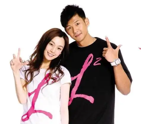 被命运一次次丢到谷底的"小天后",和她一次次站起来的传奇人生_张韶涵