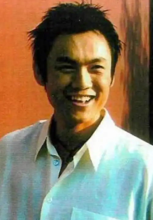 秦昊旧照公开,黑土形象如"整容",终于懂为何他女儿会被说丑