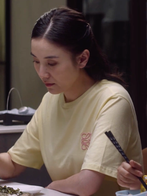 《小舍得》大结局了,中产阶级职场妈妈宋佳,蒋欣都怎么穿?