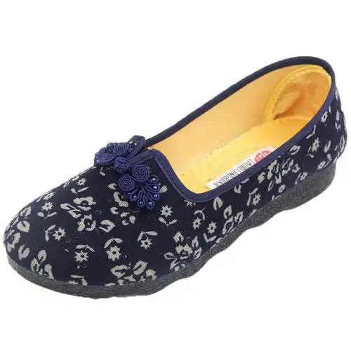 老北京布鞋女正品妈妈鞋大码女鞋41-43平底单鞋春秋老年人鞋子女