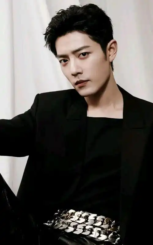 肖战:每个风格的你都让人喜欢不已