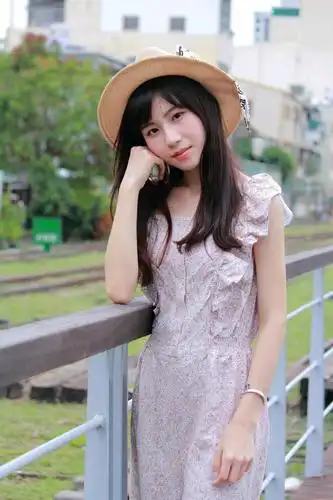 清纯美少女,青春气息扑面而来,纯真好看