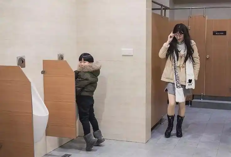 短裙高跟鞋假发男儿身的ta有一颗女儿心