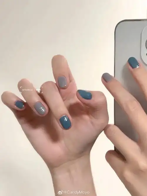 蓝灰撞色91清冷氛围感美甲