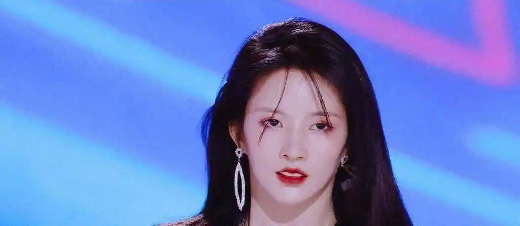 《创造营2020》刘些宁,一路失误一路保送,黄子韬太捧她了_舞台_实力
