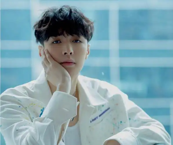 喜欢张艺兴,因为他真实纯粹,知世故而不世故,简单可爱