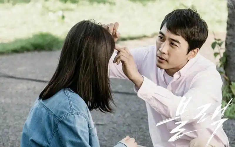 宋承宪《black》高清剧照桌面壁纸