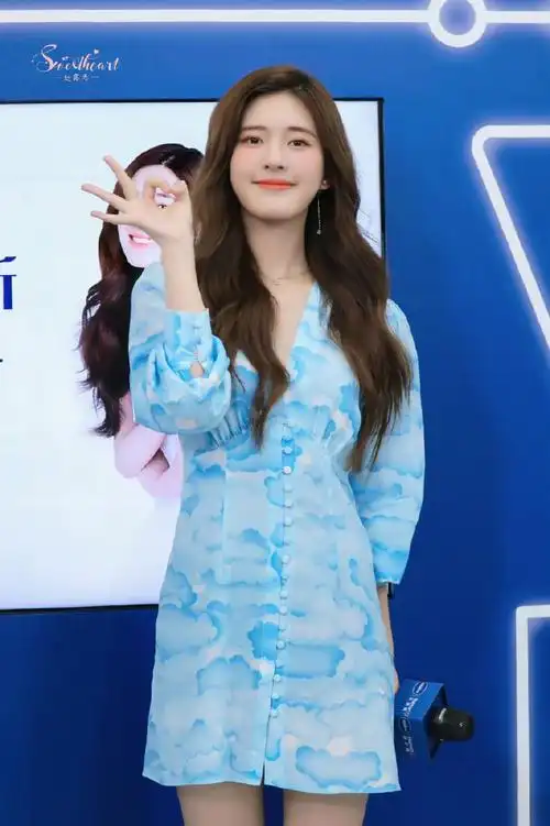 考古赵姐的花式比心009906999099(假装是爱心)#赵露思