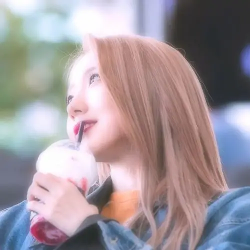 爱豆头像 ≮孟美岐