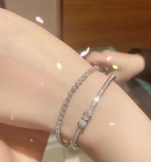 谢瑞麟全钻手链搭配璀璨星河