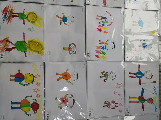 睿语绘画《我的变化》感受身体的多样变化和特征,学会运用不同技法