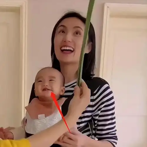 前妻女儿患唇腭裂,二婚妻子患基因病,小女儿恐遗传|周迅|王菲|瞿颖