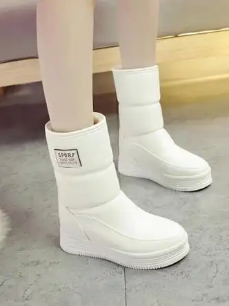 卡帝乐鳄鱼加绒雪地靴女加厚羊毛防滑保暖防水中筒短靴棉鞋马丁靴白色