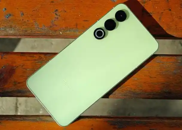 扛不住了,今年最好看的手机只要2000