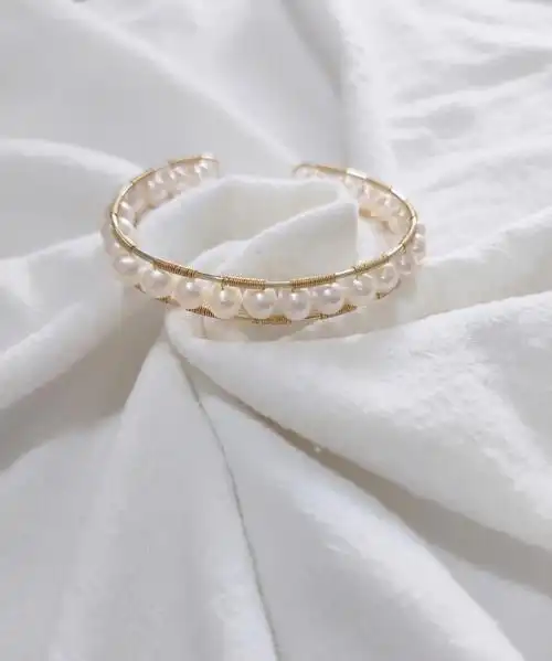 0元竞拍绕线珍珠手镯