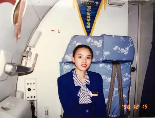 老照片新生活 | 1600多人里挑15人,来看高颜值的湖南首批民航空姐