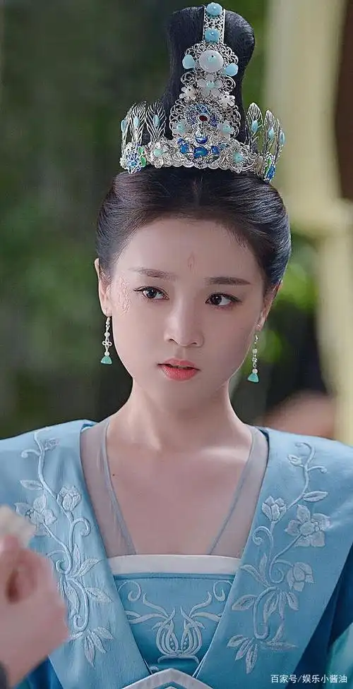 《手可摘星辰》何花美图分享,当孟婆三七变成历夏你还能认出来吗