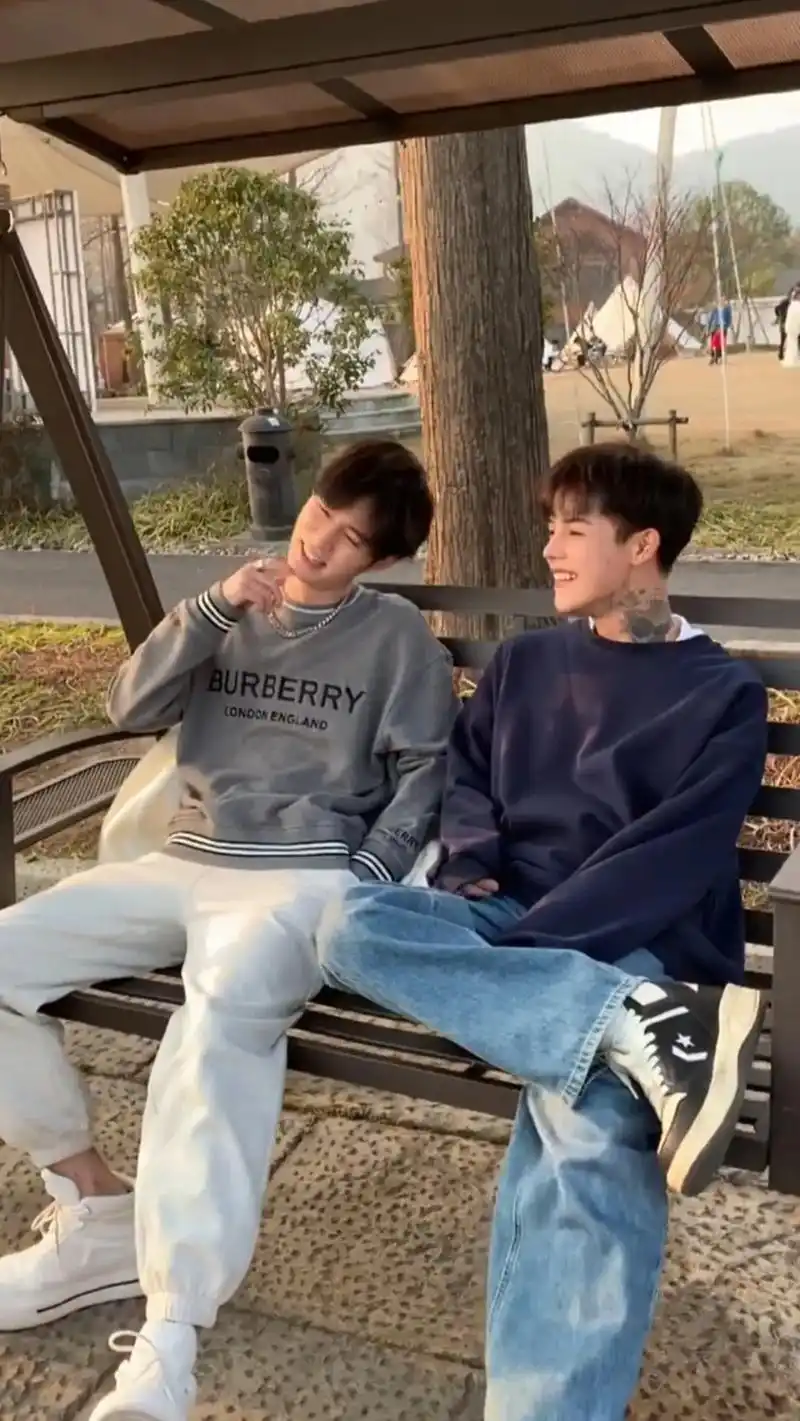 撩妹第一人vs求婚第一人,如果他俩身高180的话,不是嘎嘎乱 - 抖音