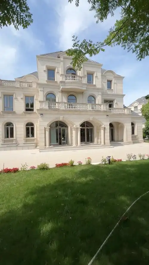 浦东东郊独栋别墅 东郊罗兰法式大独栋 花园1000平方6-8房