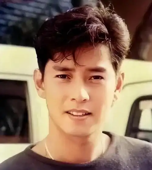 回顾渣男谭咏麟:哄骗发妻丁克打胎,小三竟凭子上位拥数亿资产