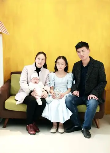 对了,最漂亮的还是我的姐姐.