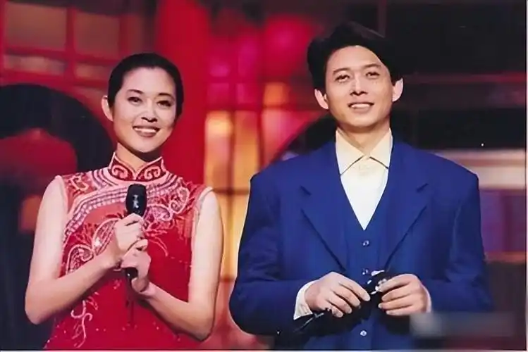 回顾程前被误解的央视主持人借钱给养母买房现在人生状况怎样