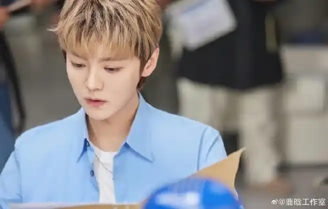 鹿晗代言甄稀冰淇淋##全世界最帅的老板