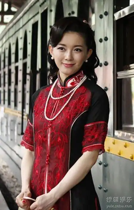 刘敏等实力演员倾情加盟的情感谍战巨制《最后一枪》日前正在北京电视