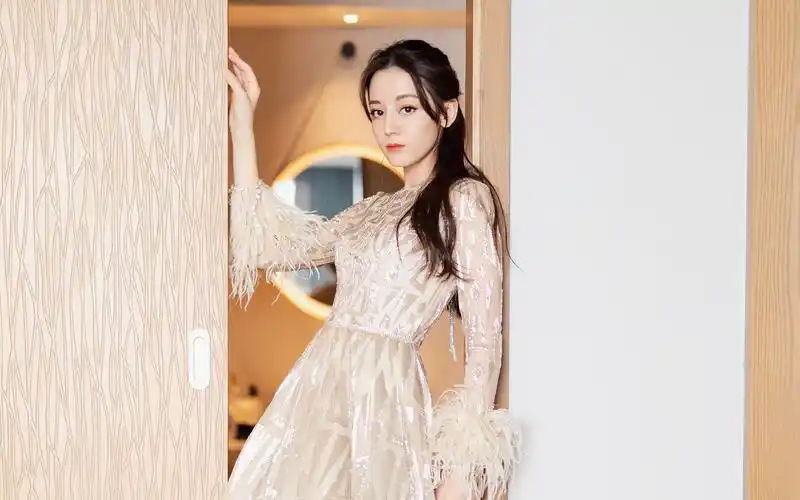 迪丽热巴仙气性感高清桌面壁纸