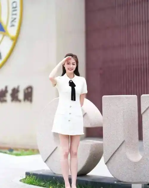 中国传媒大学校花冯琳最新照片颜值气质双在线_魅力_嘉兴_个人