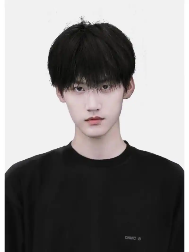 周柯宇壁纸分享   "不论是鲜花掌声,还是狂风骤雨,我会照单全收."