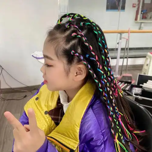 今天换个不发指甲来个儿童版脏辫