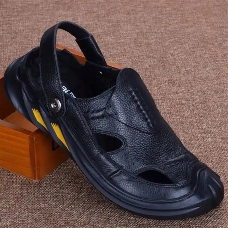 男士必备凉鞋,相见恨晚呀01.瞧瞧这款包头洞洞鞋,简直是男士 - 抖音