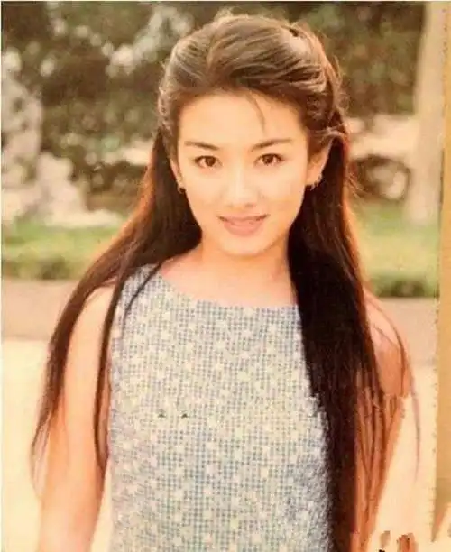 她分手被前夫抹黑,曝艳照,孤独的人不要谈恋爱,会遇到渣渣_黄奕