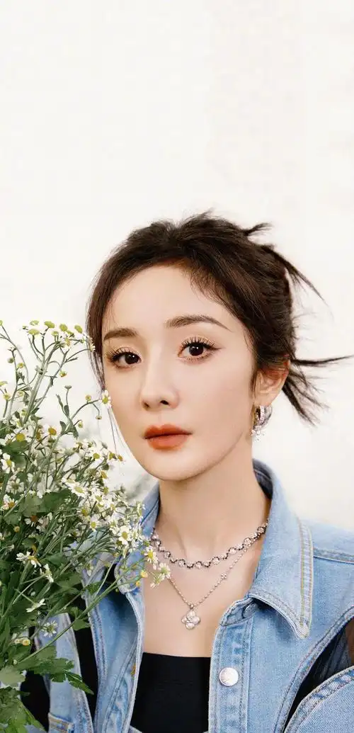 今日份美图分享丨牛仔幂,酷酷又飒飒|杨幂_网易订阅