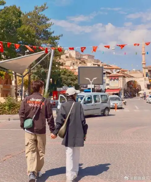 陈乔恩晒照纪念结婚两周年##陈乔恩艾伦结婚两周年