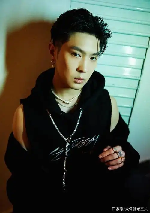 新生代男艺人马伯骞