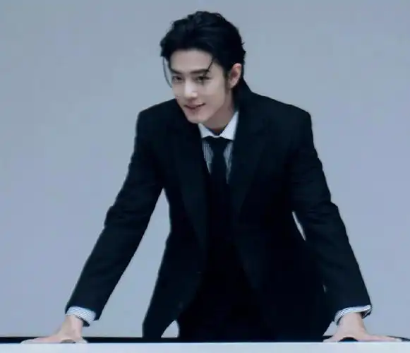 肖战条纹衬衫vs黑西装##肖战吸血鬼伯爵