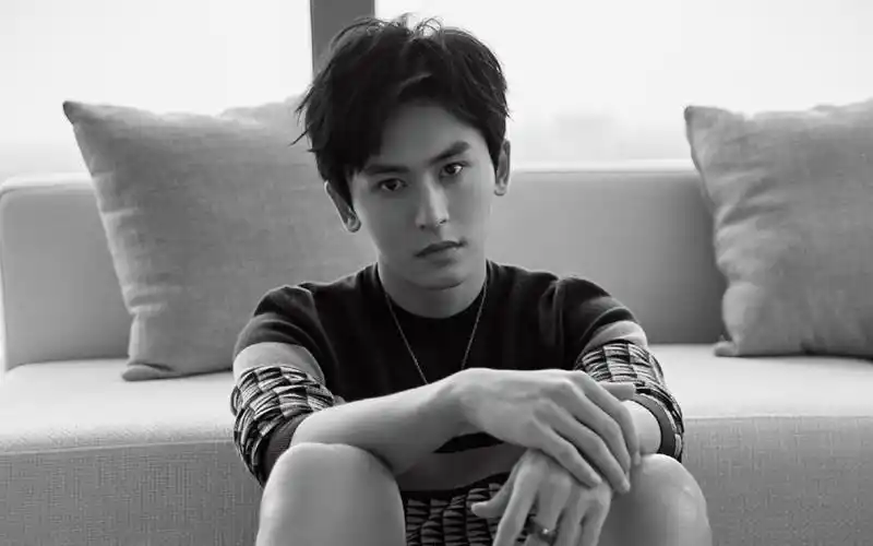 张哲瀚帅气写真图片桌面壁纸高清大图预览1920x1200_大陆明星下载_美